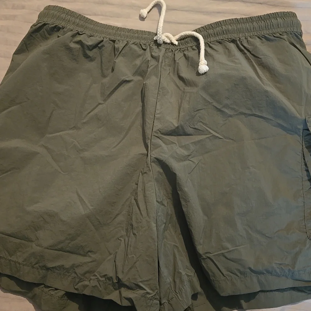 Donni Nylon Cargo Shorts - Picture 10 of 10